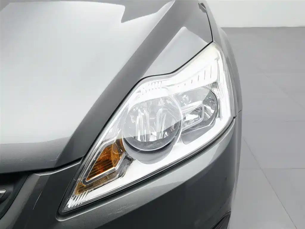 Ford Focus 2014 — фото 7