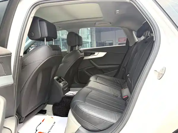 Audi A4L 2021