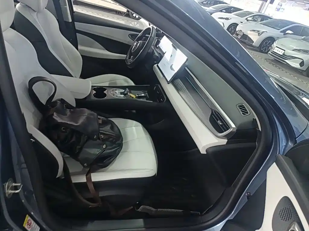 BYD Seal 05 DM-i 2025 — фото 20
