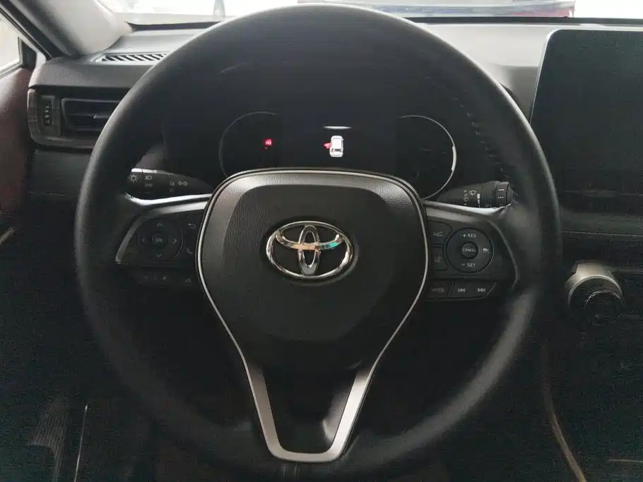 Toyota RAV4 2022 — фото 15
