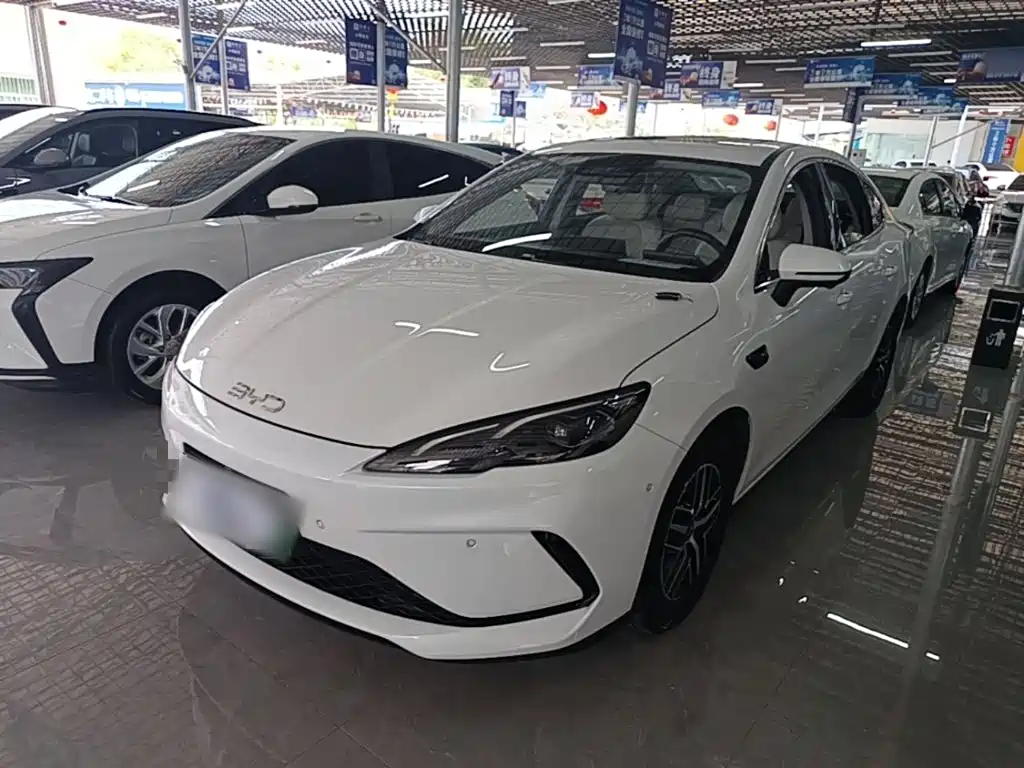 BYD Seal 05 DM-i 2025 — фото 2