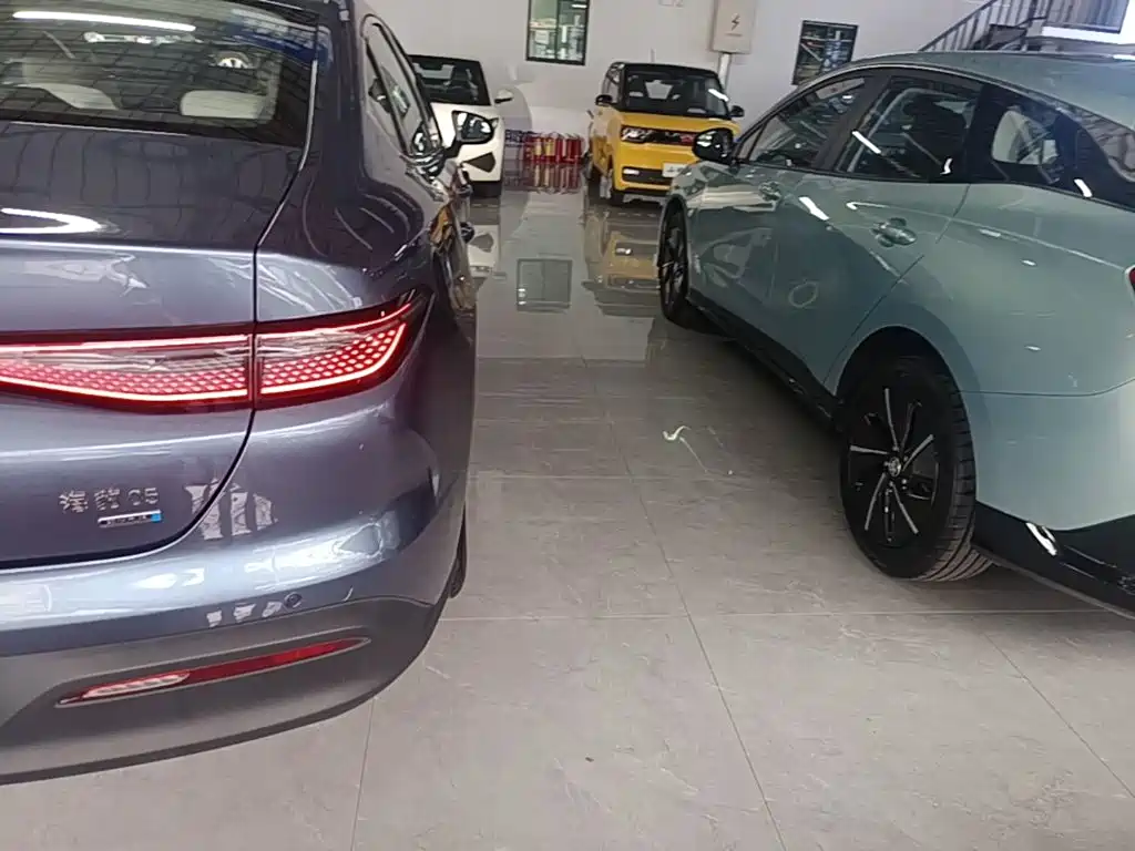 BYD Seal 05 DM-i 2025 — фото 24