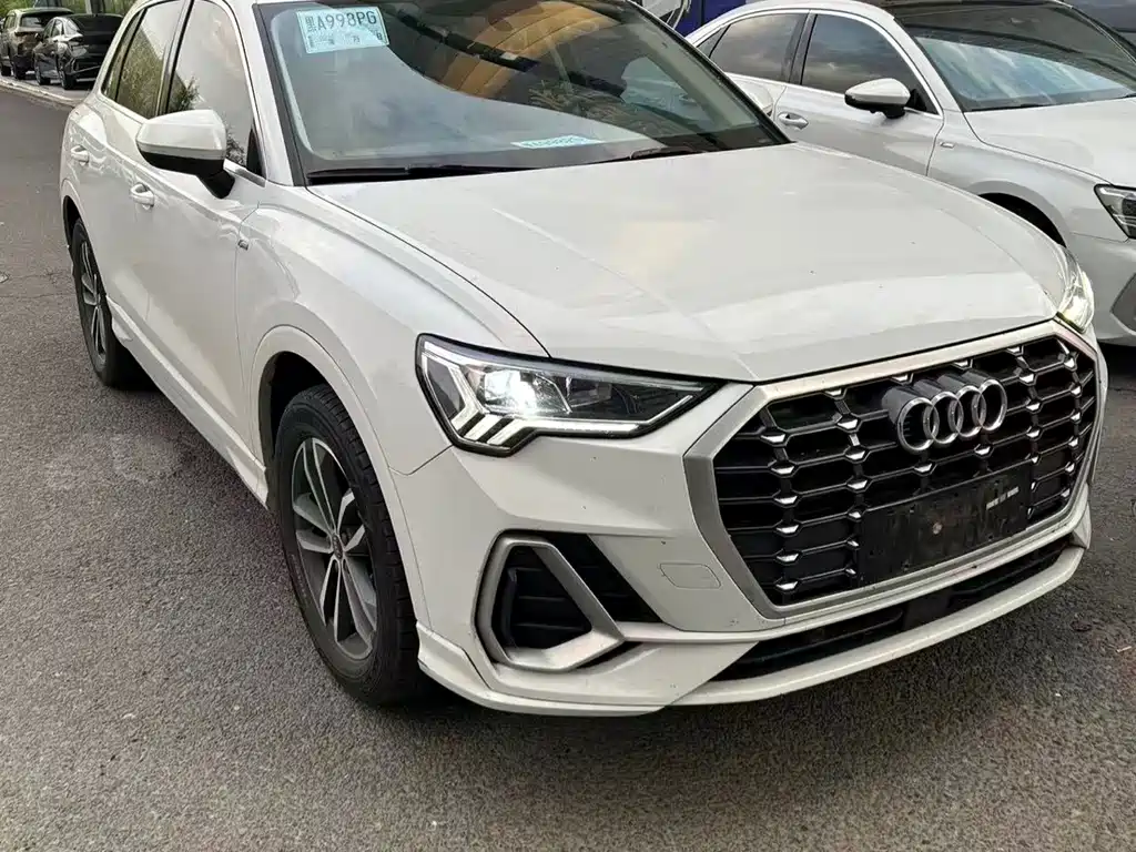 Audi Q3 2023 — фото 1