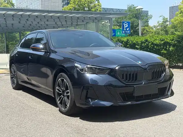BMW 5 Series 2025
