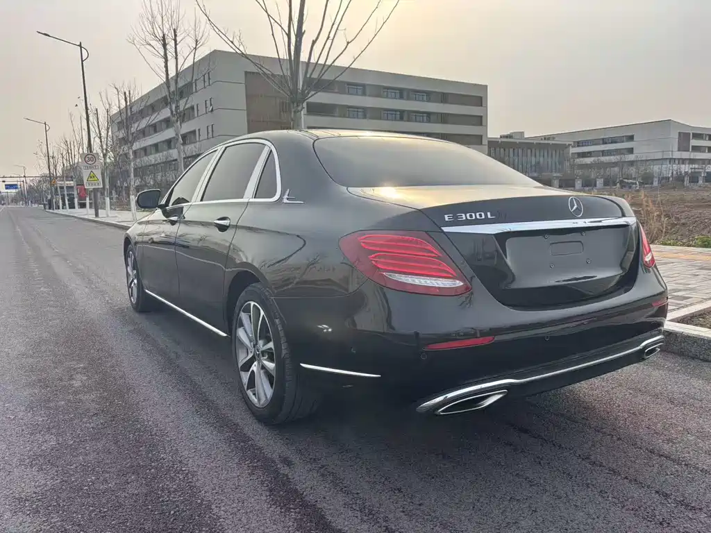 Mercedes-Benz E-Class 2018 — фото 3