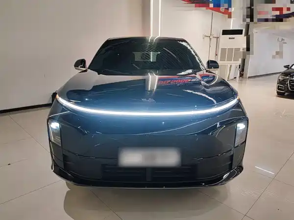 Li Auto L6 2025