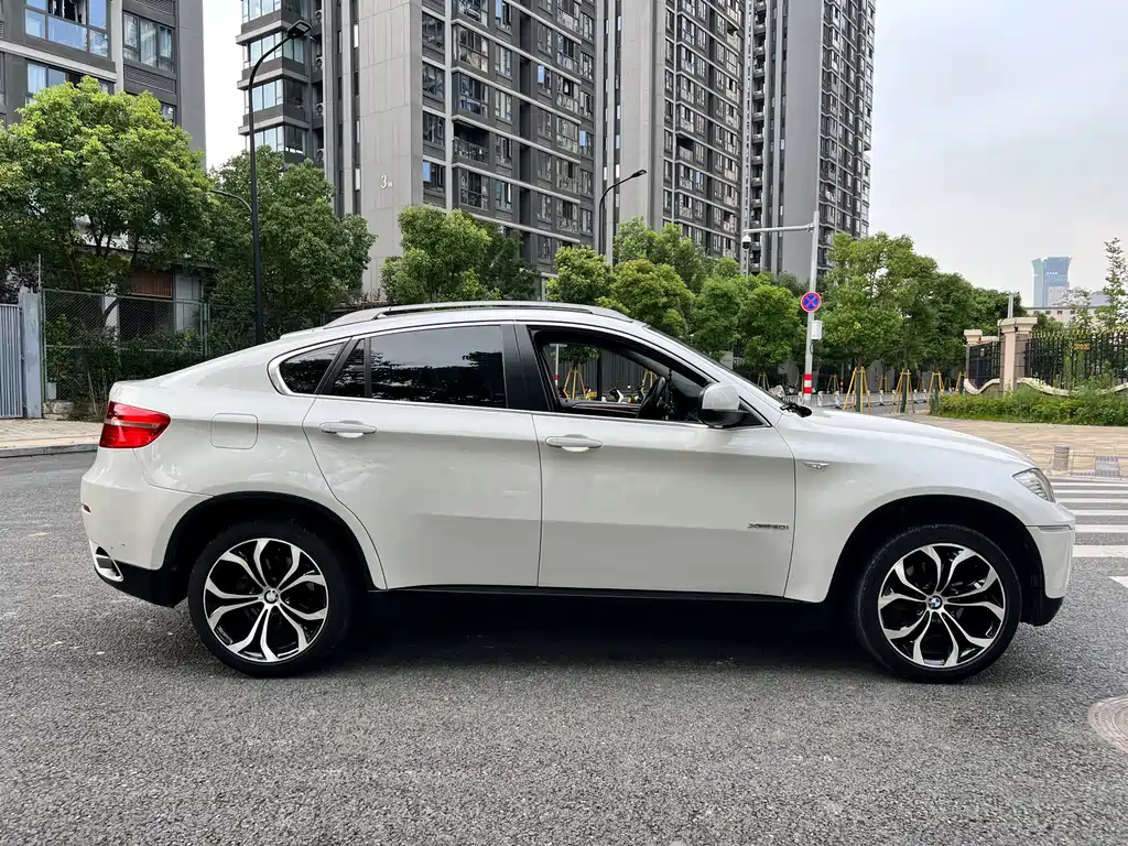BMW X6 2012