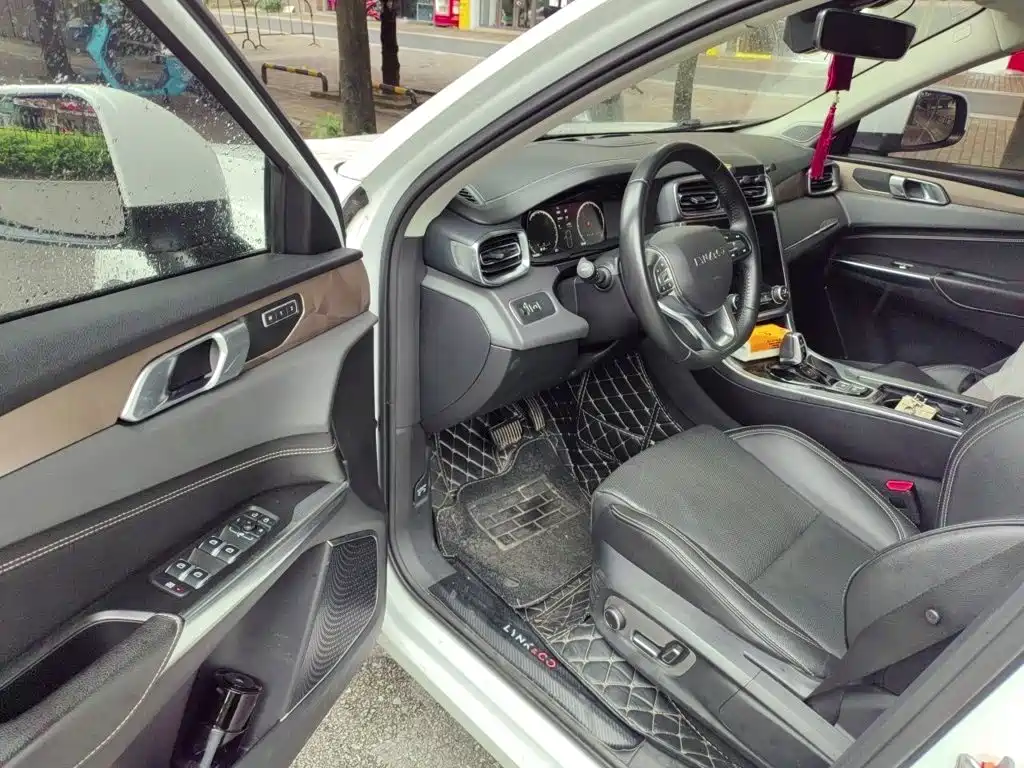 Lynk & Co 01 2020 — фото 12