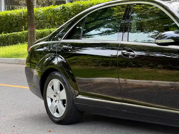 Mercedes-Benz S-Class 2008
