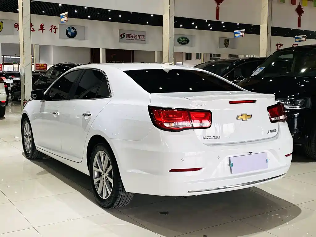 Chevrolet Malibu 2017 — фото 16
