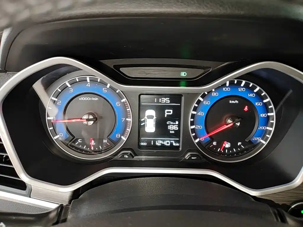Geely Vision X3 2019 — фото 12