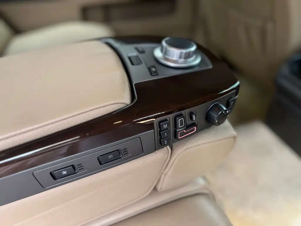 BMW 7 Series 2006 — фото 15