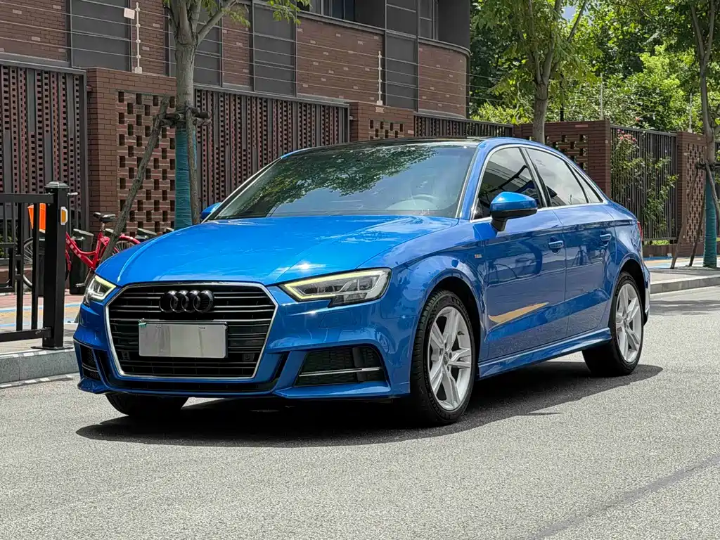 Audi A3 2019 — фото 1
