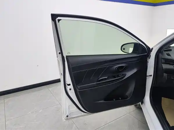 Toyota Yaris L 2016