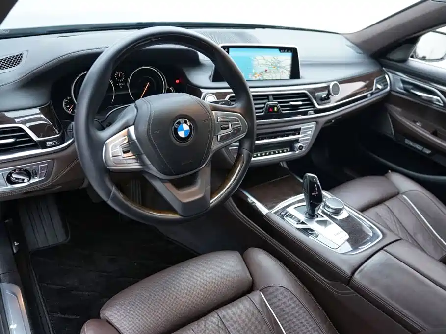 BMW 7 Series 2016 — фото 6