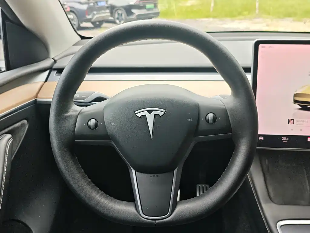 Tesla Model Y 2022 — фото 15
