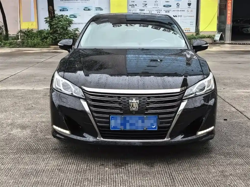 Toyota Crown 2018