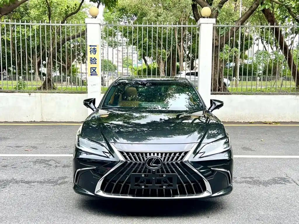 Lexus ES 2023 — фото 2