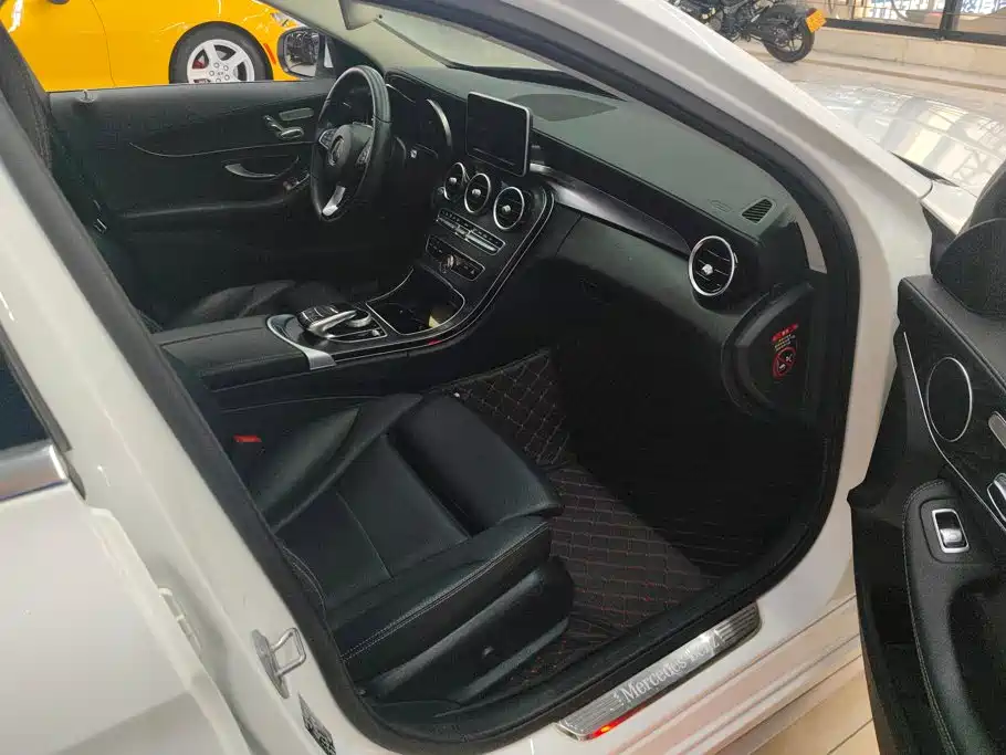 Mercedes-Benz C-Class 2018 — фото 8