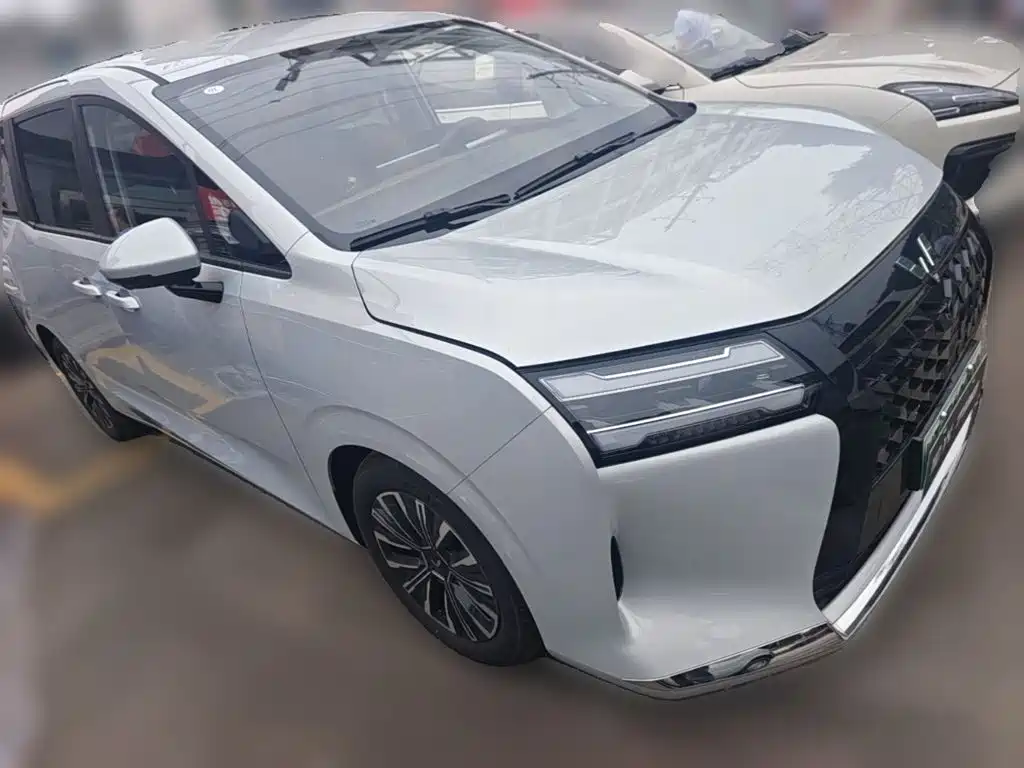 Wuling Starlight 730 EV 2025