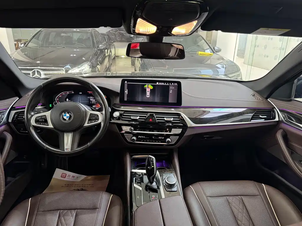 BMW 5 Series 2022 — фото 10