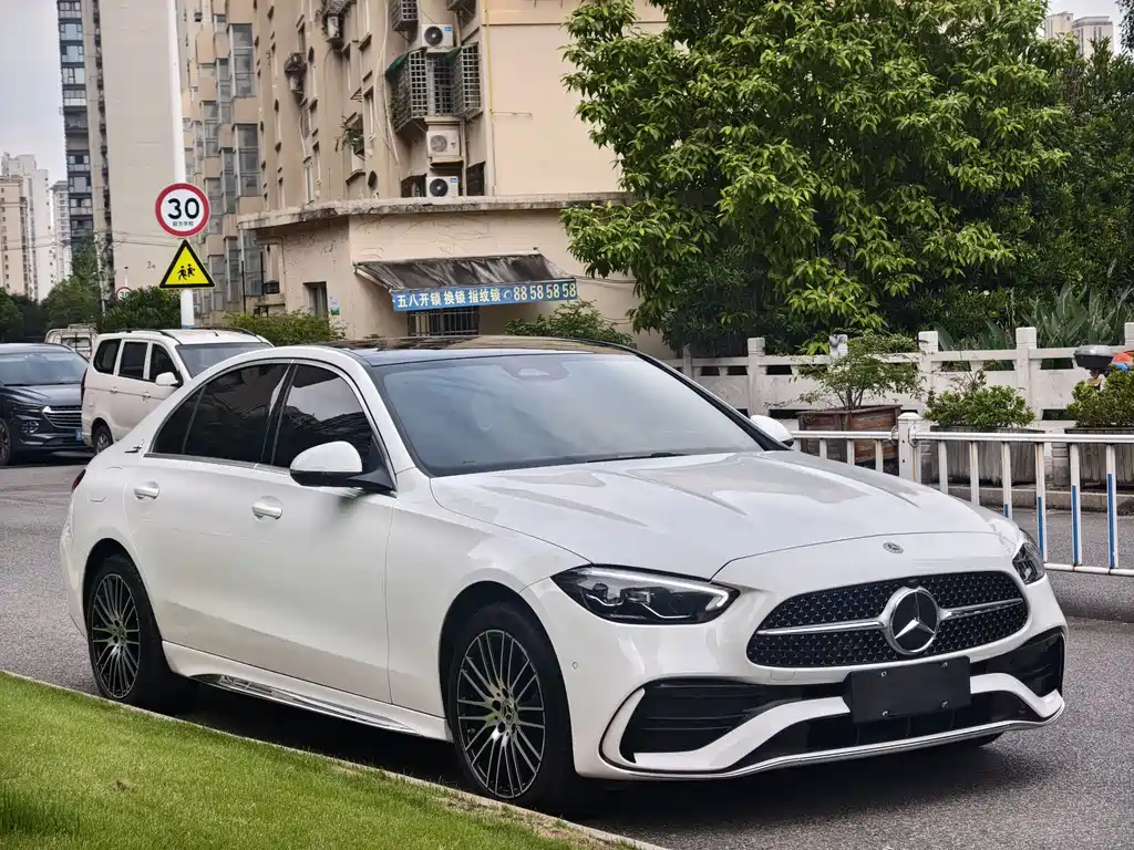 Mercedes-Benz C-Class 2024 — фото 3