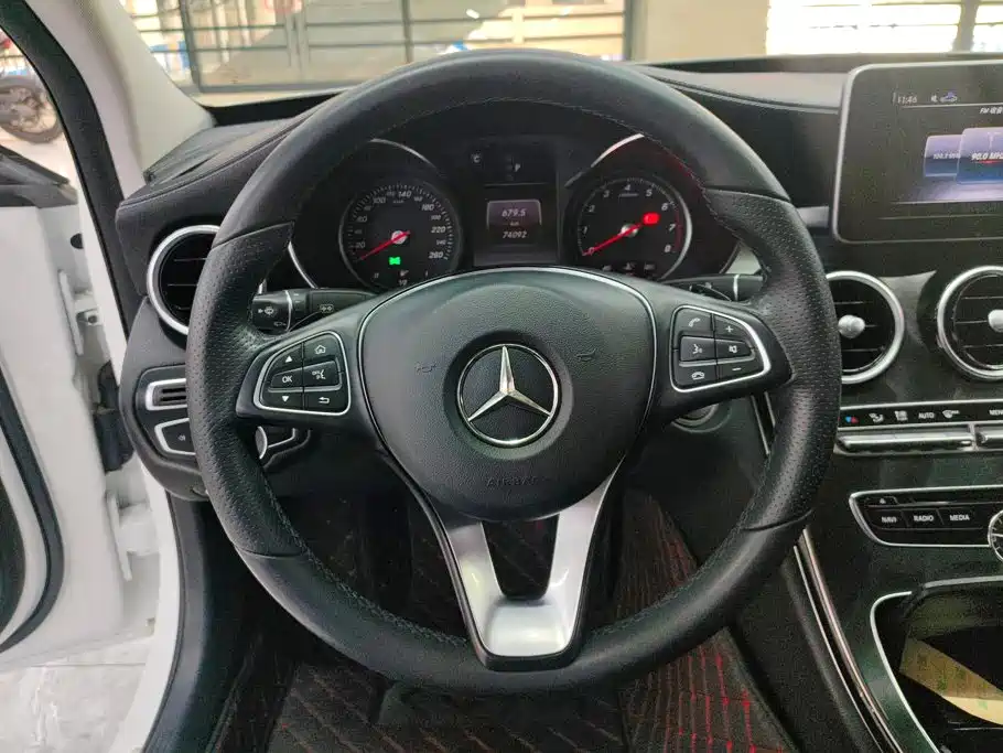 Mercedes-Benz C-Class 2018 — фото 15
