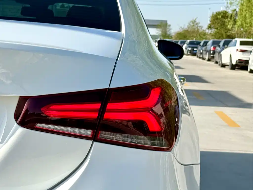 Mercedes-Benz A-Class 2022 — фото 10