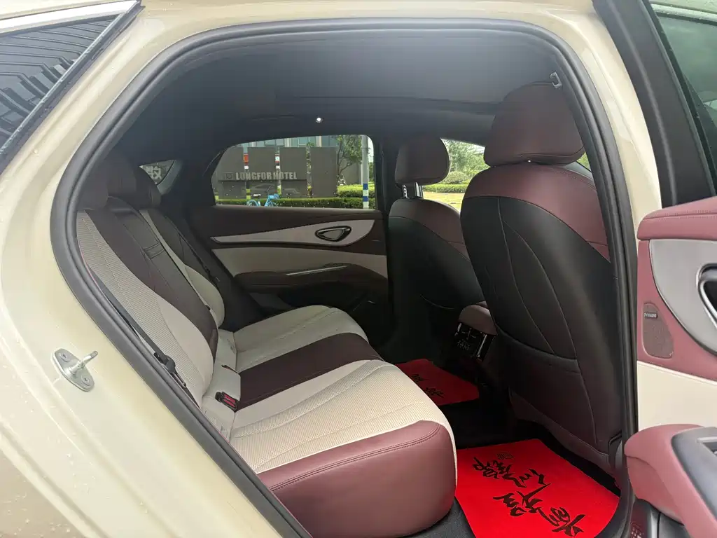 BYD Seal 07 DM-i 2025 — фото 9