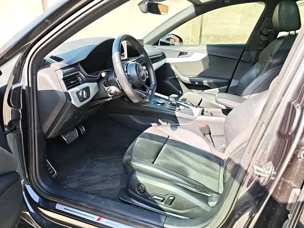 Audi A4 2019