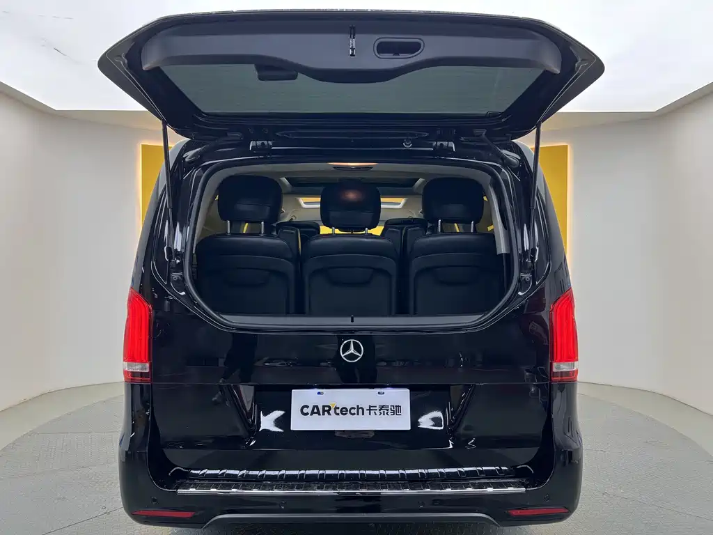 Mercedes-Benz V-Class 2023 — фото 25