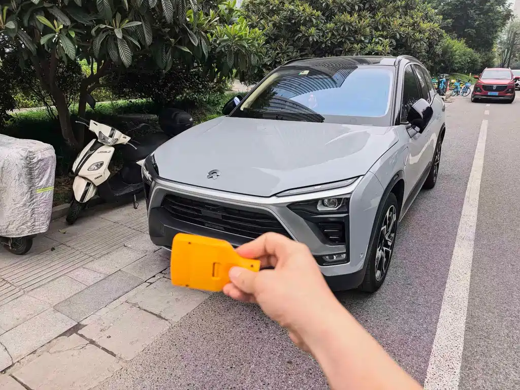 NIO ES8 2018