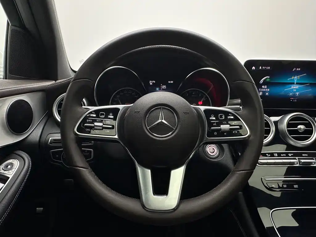 Mercedes-Benz GLC 2020 — фото 19