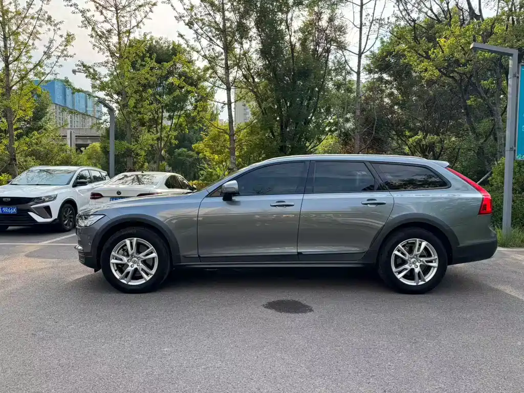 Volvo V90 2018 — фото 19