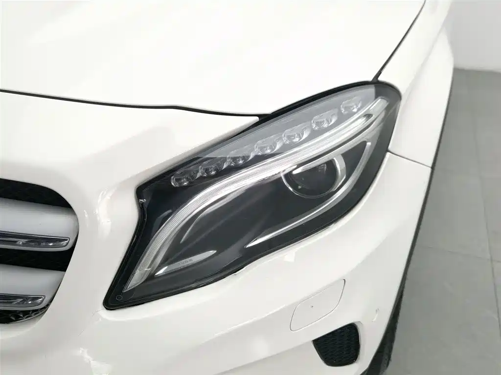 Mercedes-Benz GLA 2016