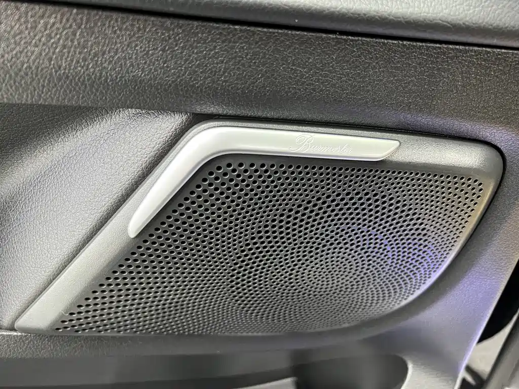 Mercedes-Benz V-Class 2023 — фото 6