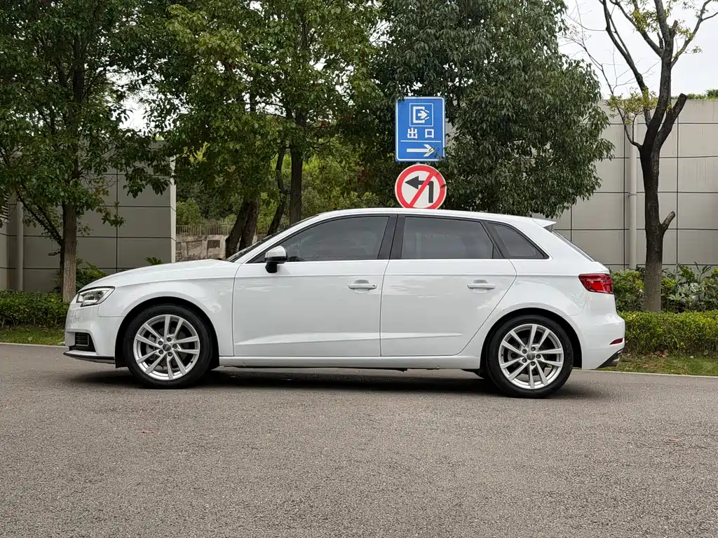 Audi A3 2021 — фото 8