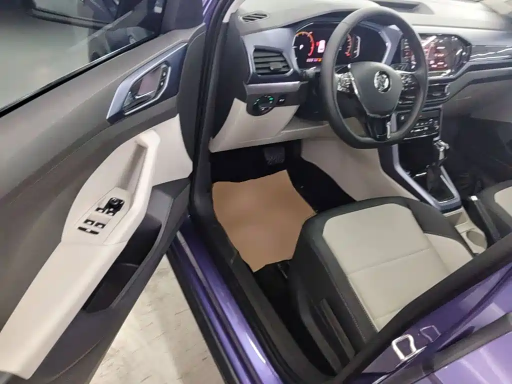Volkswagen T-Cross 2020 — фото 16