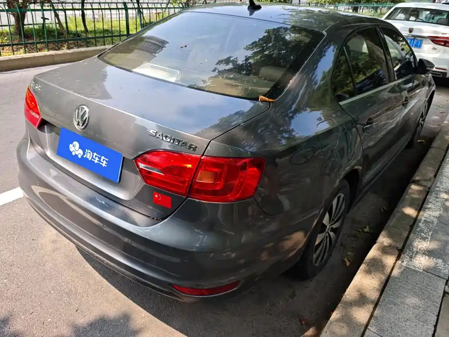 Volkswagen Sagitar 2012