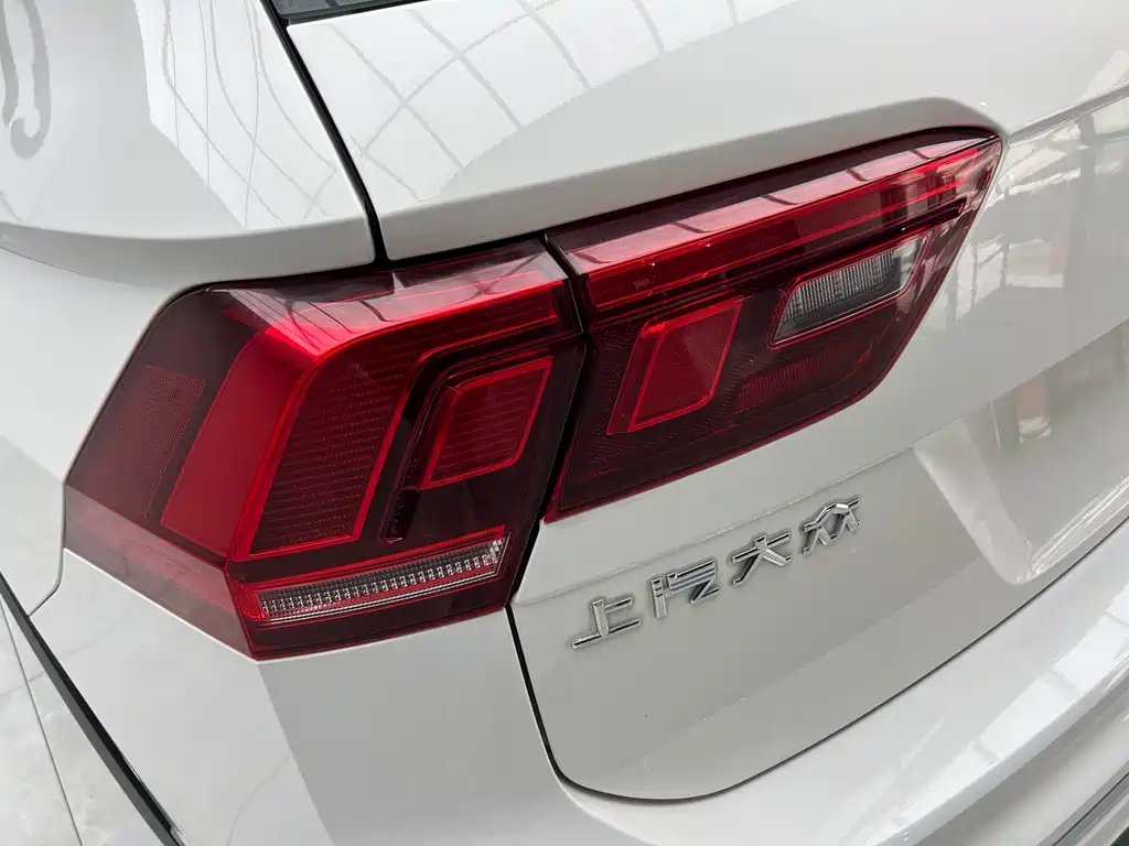 Volkswagen Tiguan L 2021 — фото 12