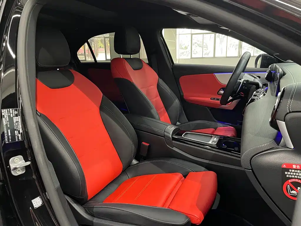 Mercedes-Benz A-Class AMG 2025 — фото 8
