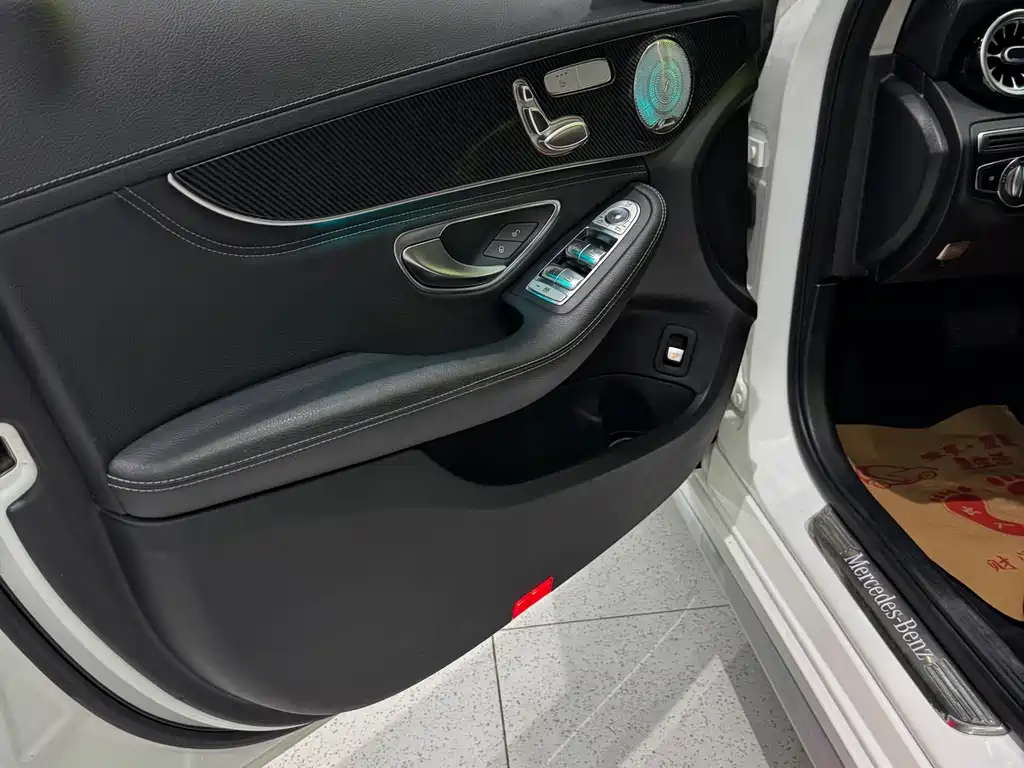 Mercedes-Benz C-Class 2019 — фото 14