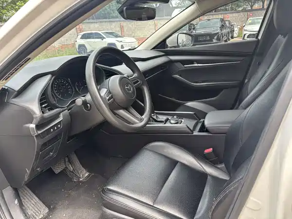 Mazda 3 Axela 2022