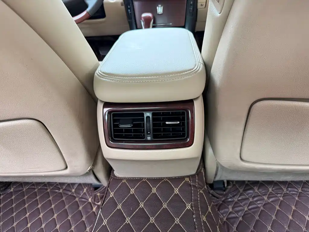 Toyota Crown 2010 — фото 16