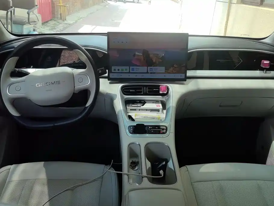 Geely Galaxy Starwish 2025 — фото 12