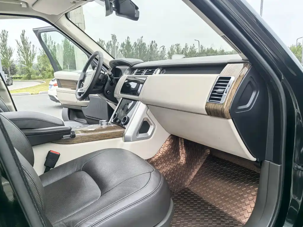Land Rover Range Rover 2020 — фото 17