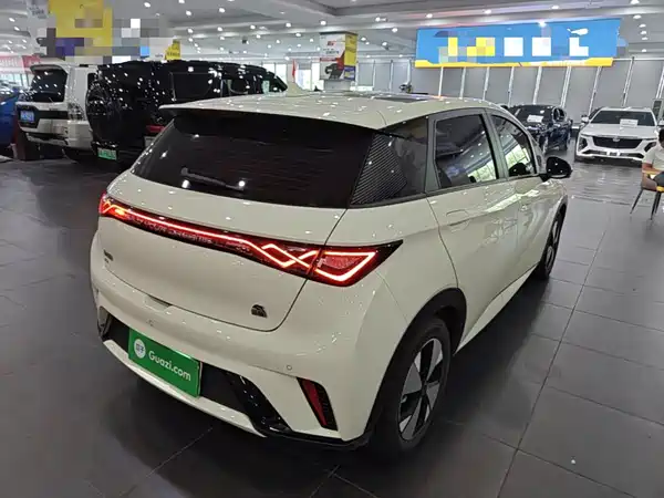 BYD Dolphin 2023