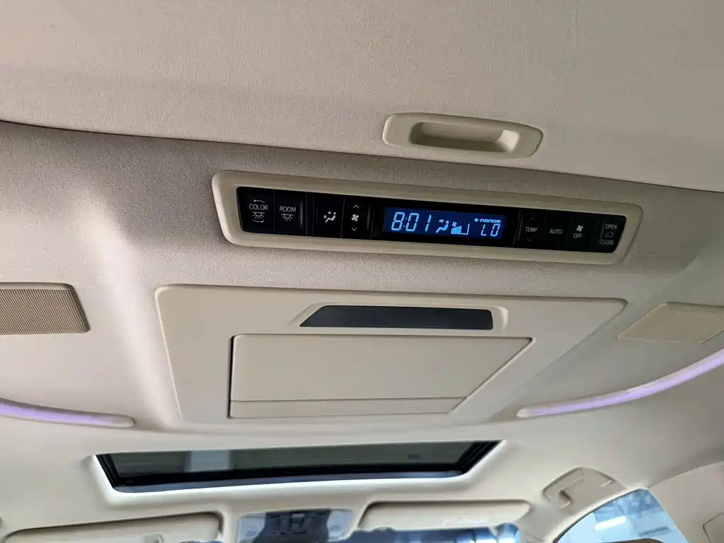 Toyota Vellfire 2020 — фото 14