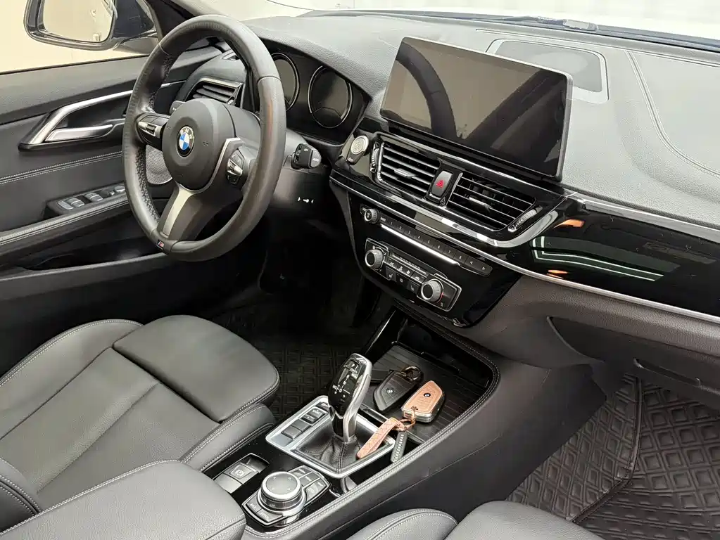 BMW 1 Series 2022 — фото 19