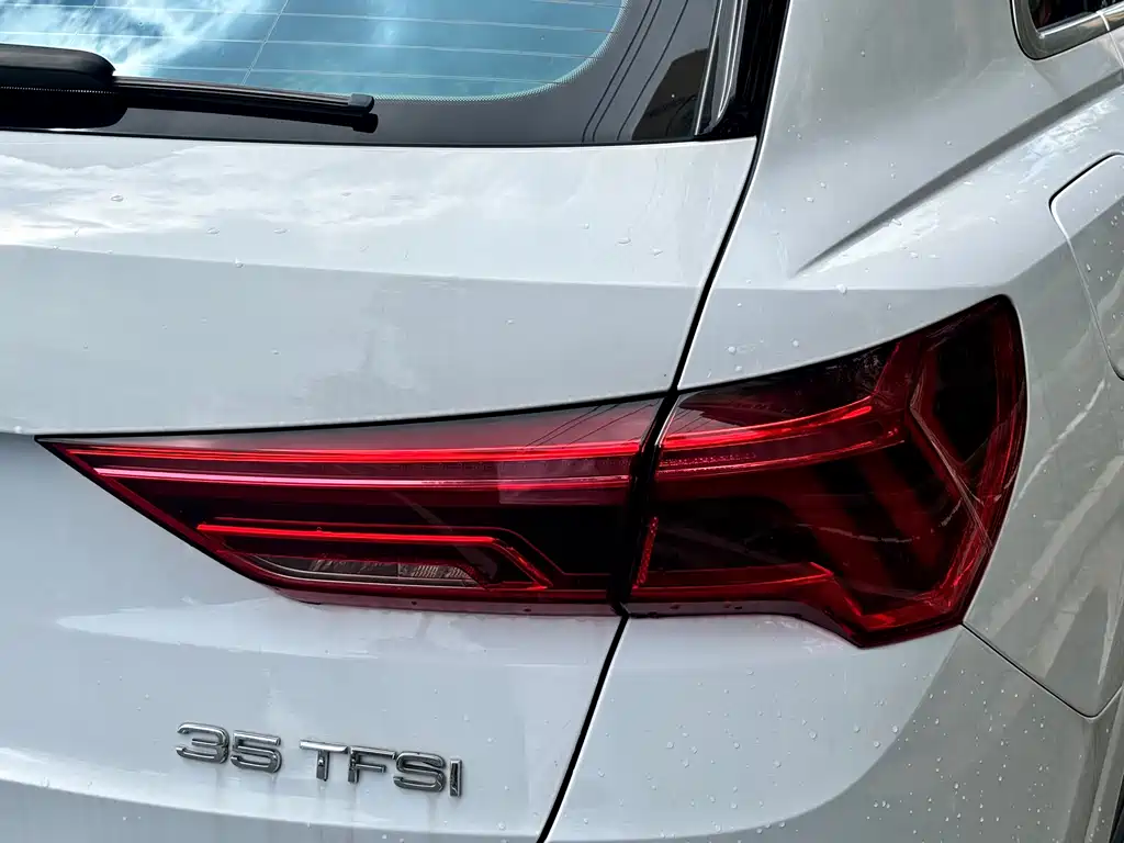 Audi Q3 2020 — фото 11